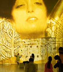Continúa durante agosto la muestra ‘Klimt. La experiencia inmersiva’