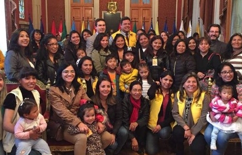 España dona 100.000 euros para la protección de las mujeres en Bolivia