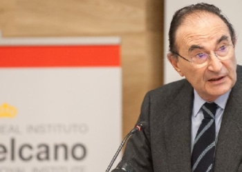 Lamo de Espinosa recibe el Premio Nacional de Sociología y Ciencia Política