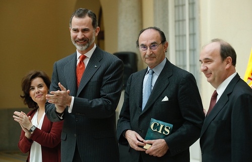 El Rey entrega el Premio Nacional de Sociología y Ciencia Política a Lamo de Espinosa