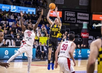 Sumar pide explicaciones por la retirada de banderas palestinas en un partido de baloncesto
