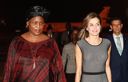 La Reina conoce de primera mano la labor de la cooperación española en Senegal