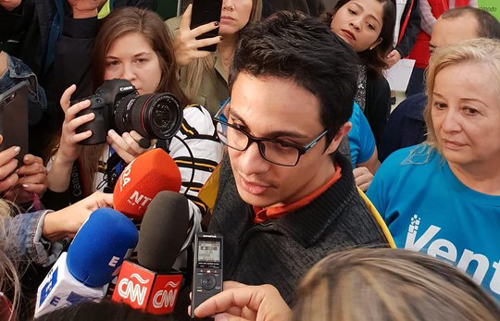 El opositor Lorent Saleh llega a España tras ser excarcelado por Maduro