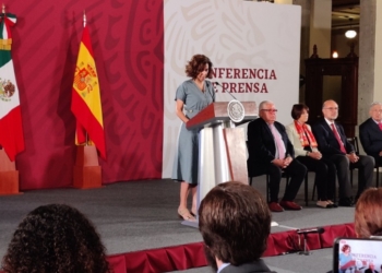 López Obrador aparca por un día sus “agravios” históricos con España