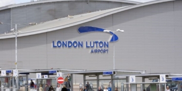 Exteriores pide explicaciones a Londres tras la expulsión de una española por problemas burocráticos