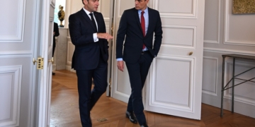 Sánchez, Macron y Costa se reunirán hoy en Bruselas para abordar el veto francés a MidCat