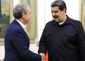 Nicolás Maduro y Delcy Rodríguez reciben a Zapatero en Caracas