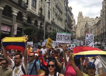 El PP pide un “estatuto de protección temporal” para venezolanos en España