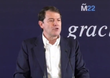 El PP salva Castilla y León, pero queda en manos de Vox, que quiere gobernar