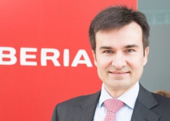 Iberia casi triplica sus beneficios de explotación hasta los 940 millones de euros