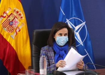 Robles pide que la misión de la OTAN en Afganistán concluya de “modo responsable”