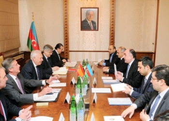 El Gobierno remite al Parlamento el convenio con Azerbaiyán sobre materia fiscal