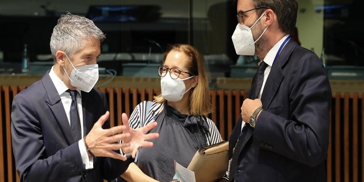 Marlaska advierte a la UE de que el actual Pacto Migratorio no aporta “soluciones realistas”