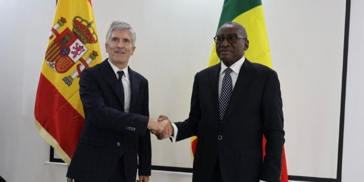 Marlaska refuerza la colaboración con Senegal en la lucha contra el tráfico de personas