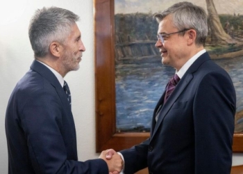 Marlaska anuncia a Pohoreltsev que España buscará una nueva prórroga de la protección temporal