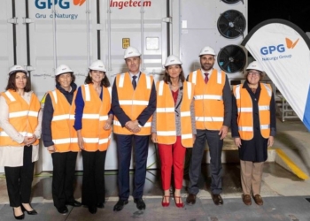 Reyes Maroto inaugura en Australia el primer centro de baterías de Naturgy a nivel mundial