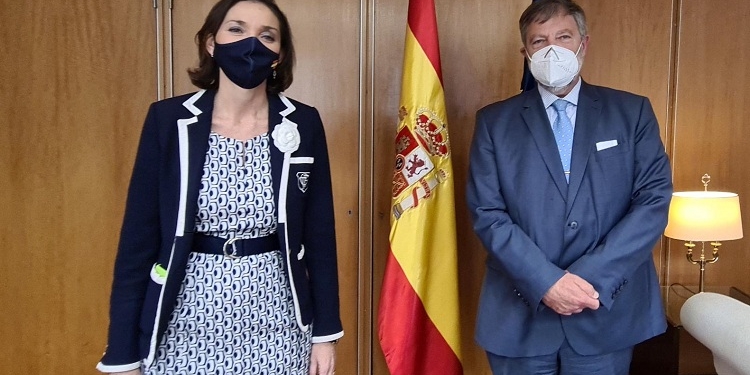 España realizará “una prueba piloto” sobre el certificado europeo de vacunaciones