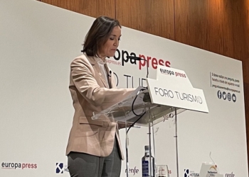 Maroto confía en que España recupere en 2021 el 50% del turismo anterior al COVID