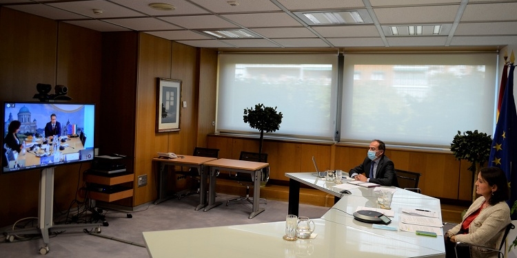 Reyes Maroto propone criterios homogéneos para la movilidad turística en la UE