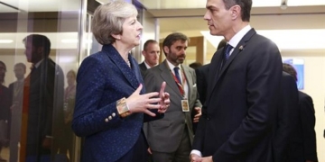 Sánchez pidió a May que retirase el 184 para hablar “directamente” sobre Gibraltar