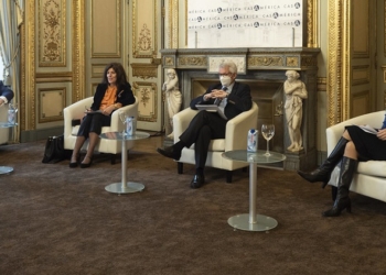 Gobierno y empresas estudian impulsar la educación en países en desarrollo