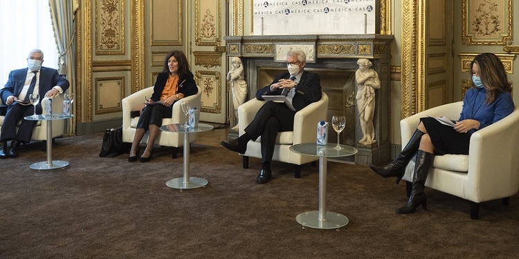 Gobierno y empresas estudian impulsar la educación en países en desarrollo