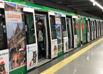 Uno de los trenes del metro decorado con la promoción de Taiwán./ Foto: Oficina de Taipei