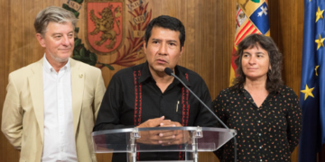 El embajador de Nicaragua se reúne con el alcalde de Zaragoza