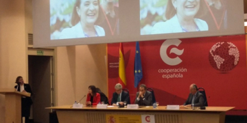 Zapatero elogia al Servicio Exterior en el homenaje a Milagros Hernando