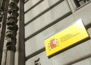 Los españoles consideran que pagan más impuestos en comparación con otros países de Europa