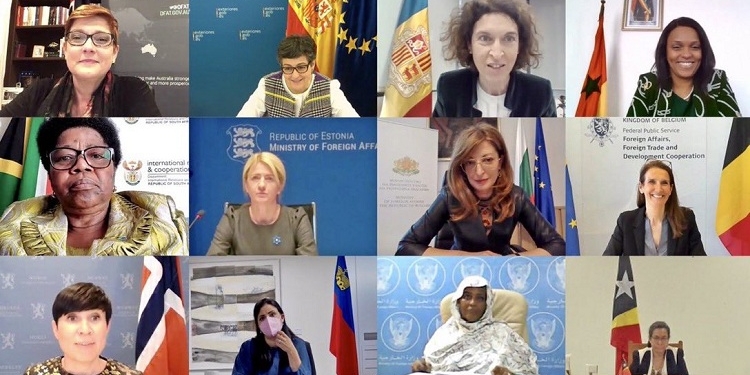 Las ministras de Exteriores de España y 14 países abordan la trata de mujeres durante el COVID