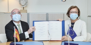 España firma el protocolo de la Carta Social Europea que permite denunciar a los Estados