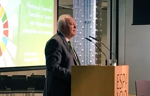 Moratinos propone que el 0,7% de ayuda al desarrollo figure en la Constitución