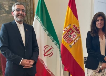 Ali Bageri Kani y Ángeles Moreno, ayer tras su reunión en Madrid.