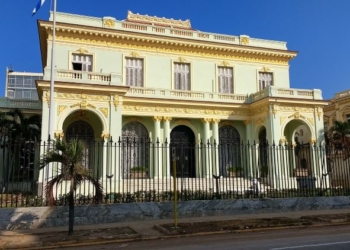 Indignación por los trámites cubanos para obtener la nacionalidad española