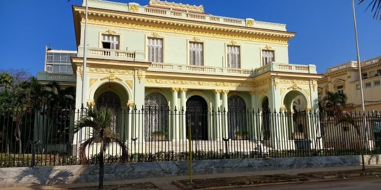 Indignación por los trámites cubanos para obtener la nacionalidad española