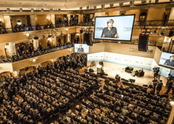 Dastis y Cospedal participan en el ‘Davos’ de la defensa y la seguridad