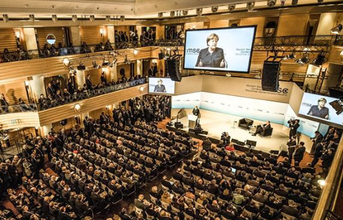 Dastis y Cospedal participan en el ‘Davos’ de la defensa y la seguridad