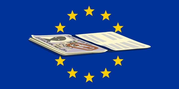 España fue el segundo país de la UE que más ciudadanías concedió en 2022, con 181.000