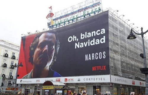 Carmena asegura al embajador de Colombia que no le compete retirar el cartel de ‘Narcos’