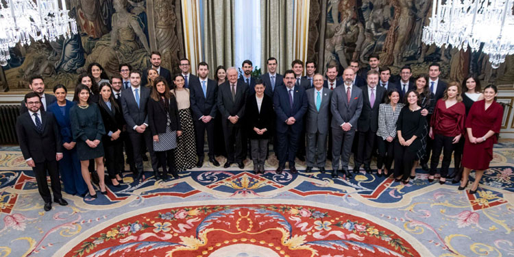 La ministra de Exteriores preside el acatamiento de la Constitución de los nuevos diplomáticos