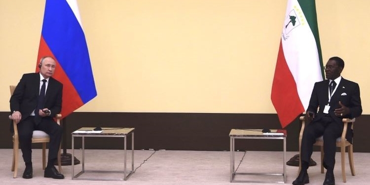 El exilio guineano en España denuncia la “perniciosa conexión” de Obiang con Putin y Lukashenko