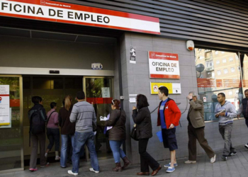 La pérdida de confianza observada en España se refleja en una fuerte caída del indicador de expectativas de empleo.