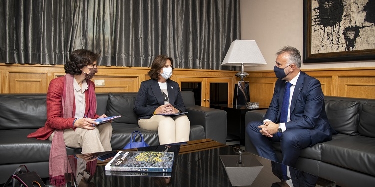 ACNUR y OIM visitan Canarias para abordar el flujo creciente de inmigrantes y refugiados