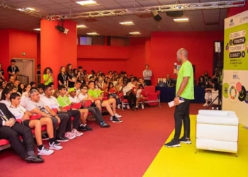 Didier Drogba conectó deporte y turismo en la Cumbre Mundial de Jóvenes