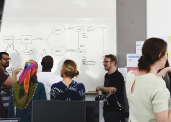 La OMT y Les Roches se alían para impulsar el espíritu empresarial en el turismo