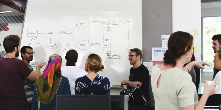 La OMT y Les Roches se alían para impulsar el espíritu empresarial en el turismo