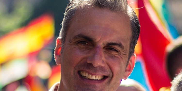 Ortega Smith (Vox) dice a los “piratas” de Gibraltar que no le amedrentan sus órdenes de detención