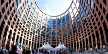 PP y Cs piden que España apoye los cabezas de lista para suceder a Juncker