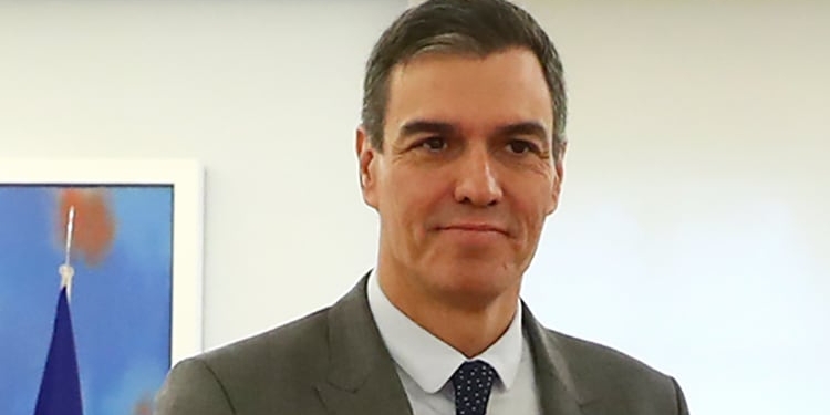 Sánchez arranca su mandato con un choque frontal contra el poder judicial